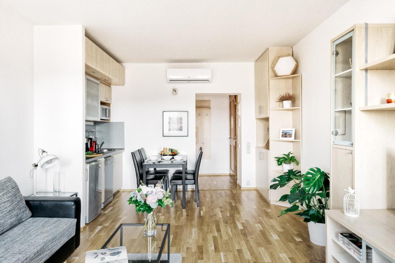 Lil Apartment With Tyn Cathedral View, Parking & Ac Praha Eksteriør bilde